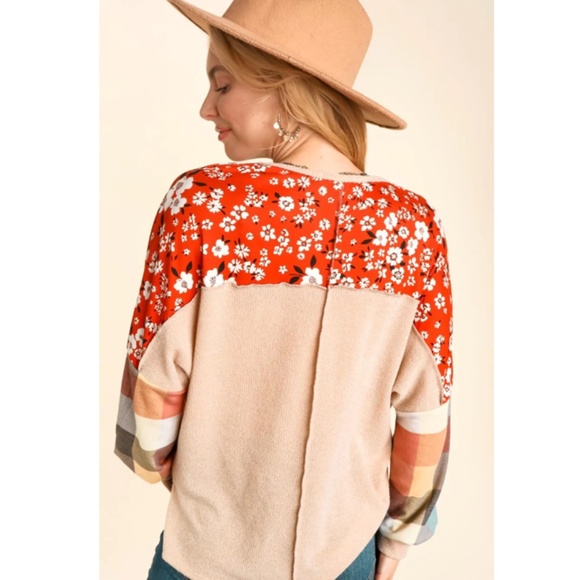 Floral Patchwork Beige Top - Picture 3 of 4